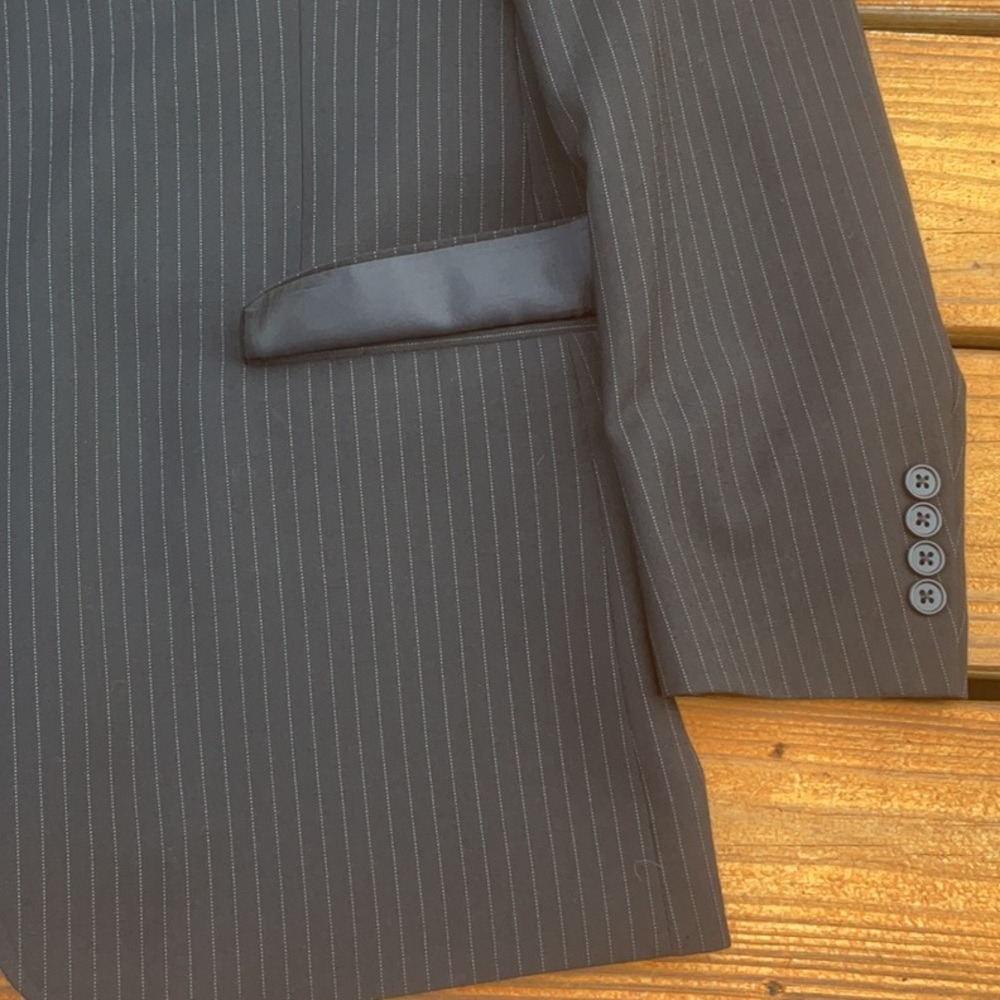 Kenneth Cole Reaction Wool 4 Button Black/Gray Pinstripe Suit Jacket Size Large - Picture 7 of 16